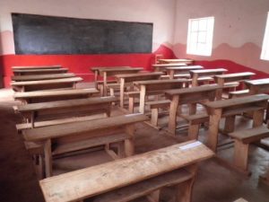 2014 NEW SCHOOL DESKS